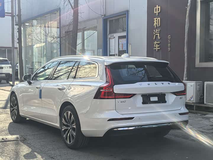 Фото 5 - Volvo V60