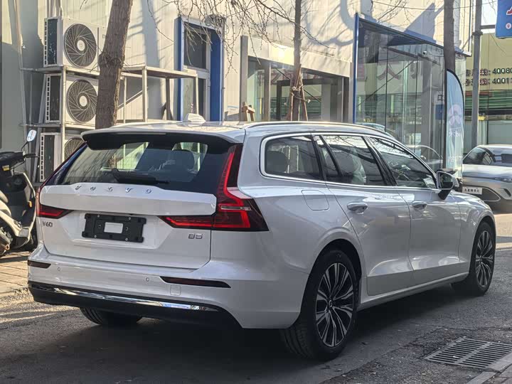 Фото 6 - Volvo V60