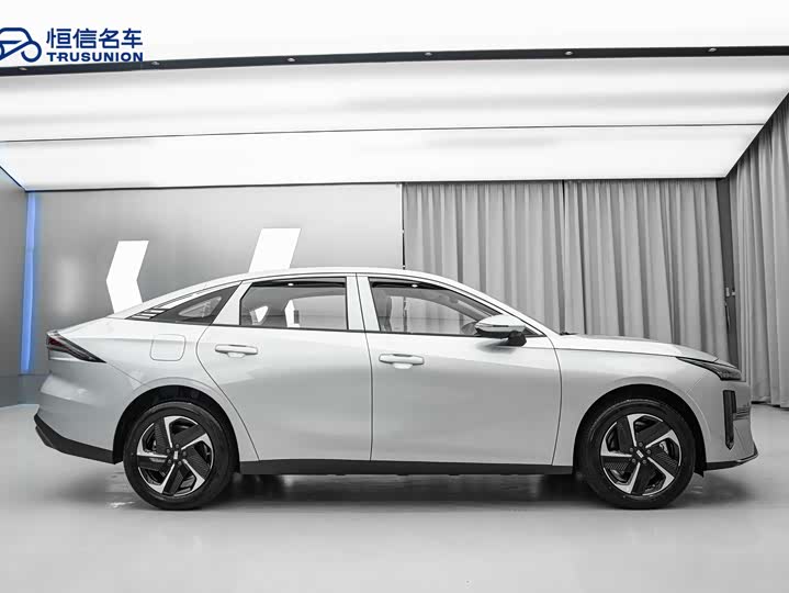 Фото 7 - Geely Galaxy L6