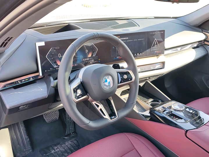 Фото 3 - BMW 5 Series