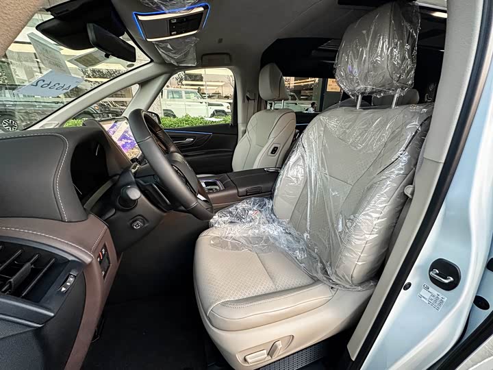 Фото 5 - Toyota Alphard