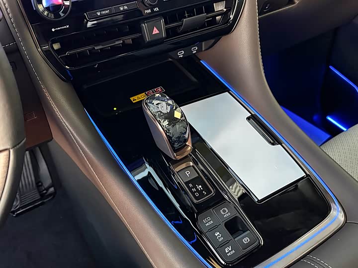 Фото 7 - Toyota Alphard