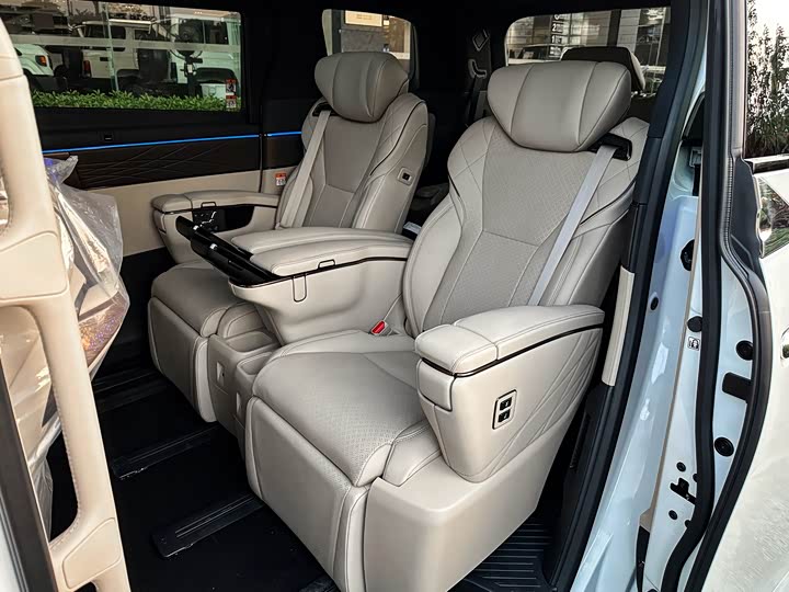 Фото 8 - Toyota Alphard