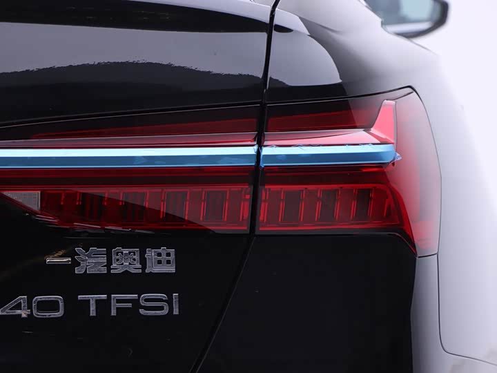 Фото 6 - Audi A6L