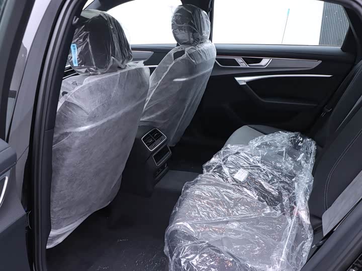 Фото 9 - Audi A6L