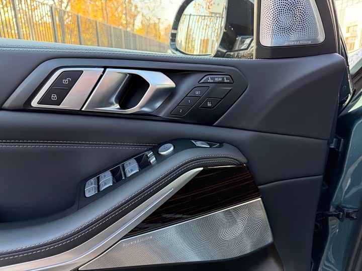 Фото 10 - BMW X7