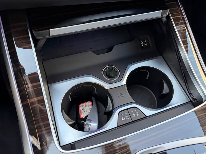 Фото 16 - BMW X7