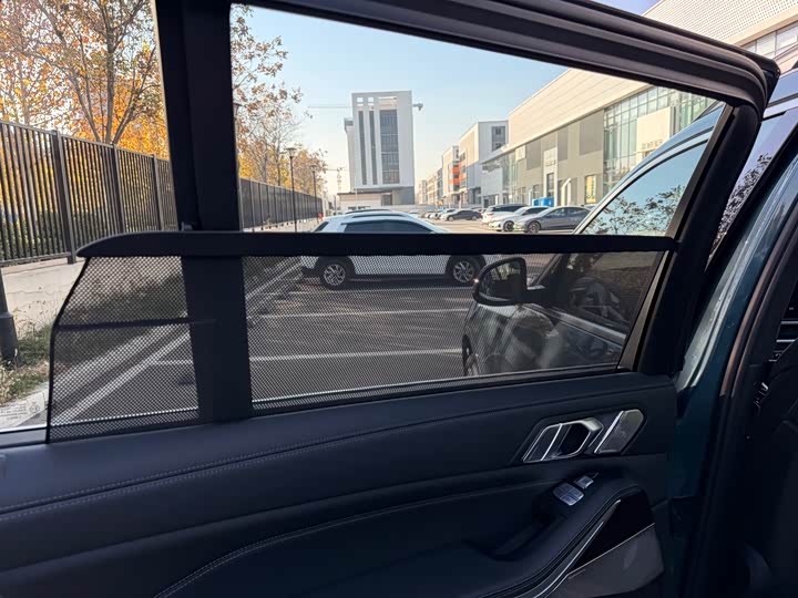 Фото 19 - BMW X7