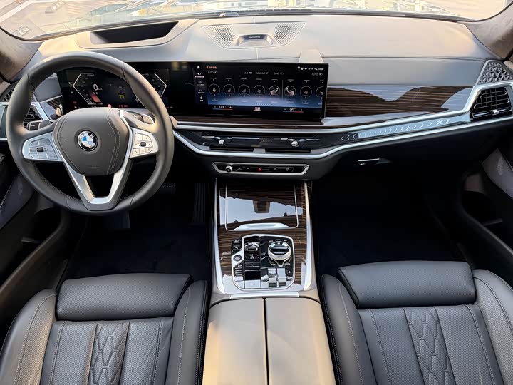 Фото 22 - BMW X7