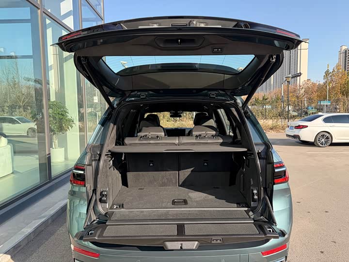 Фото 27 - BMW X7