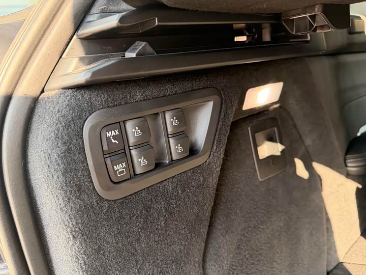 Фото 29 - BMW X7