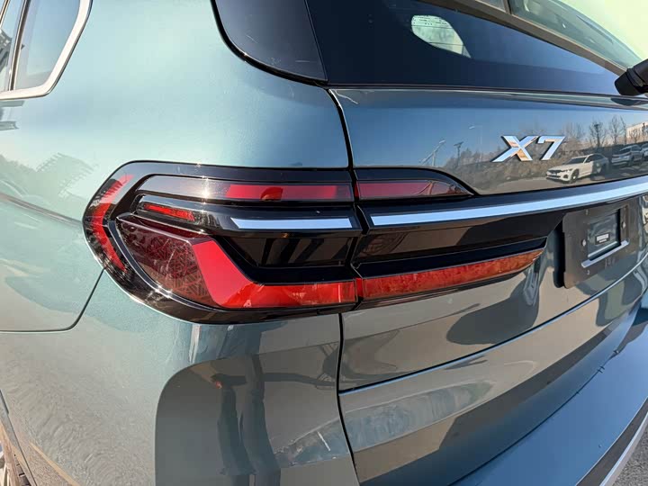 Фото 32 - BMW X7