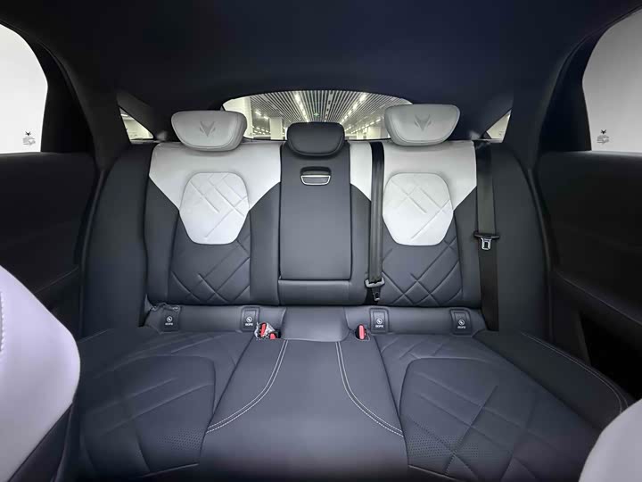 Фото 12 - BAIC Arcfox Alpha S