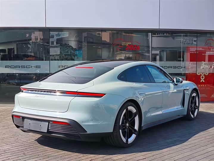 Фото 6 - Porsche Taycan