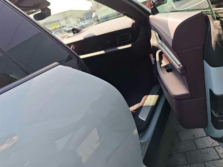 Фото 9 - Porsche Taycan