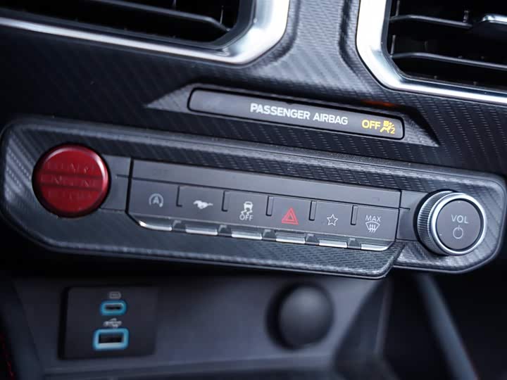 Фото 9 - Ford Mustang