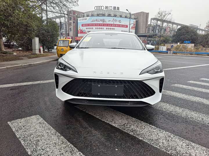 Фото 2 - Roewe i5