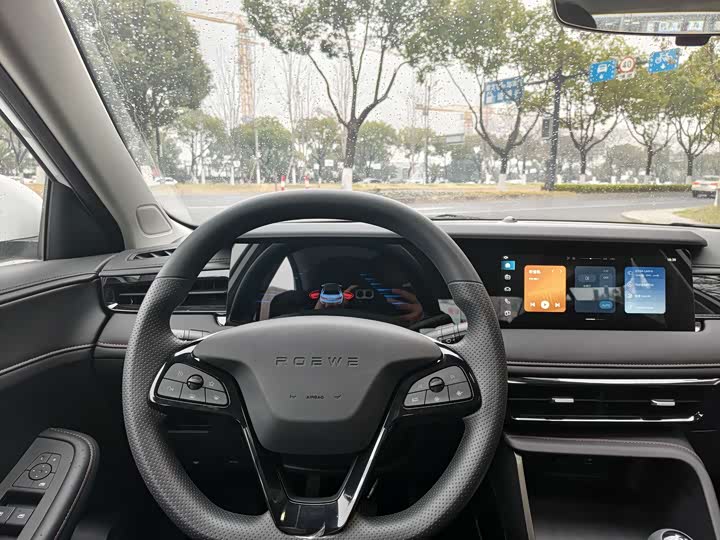 Фото 5 - Roewe i5