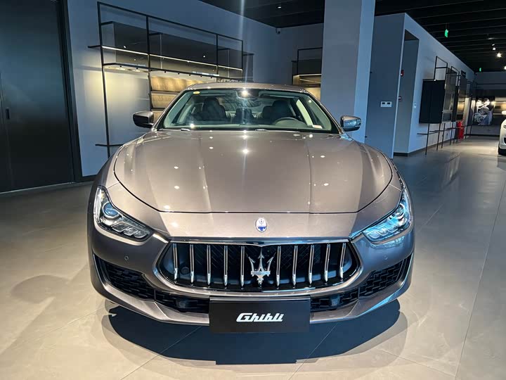 Фото 2 - Maserati Ghibli