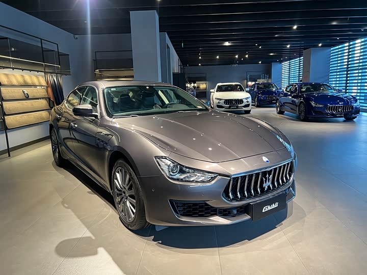 Фото 3 - Maserati Ghibli