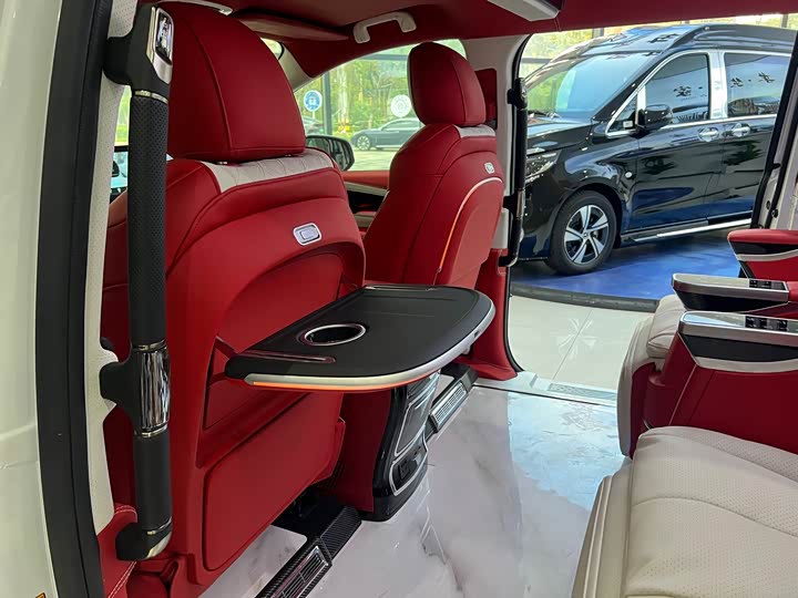 Фото 10 - Toyota Sienna