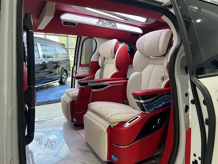 Фото 11 - Toyota Sienna