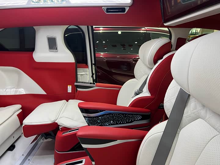 Фото 14 - Toyota Sienna