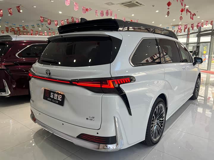 Фото 20 - Toyota Sienna