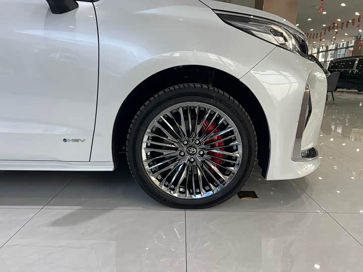 Фото 23 - Toyota Sienna