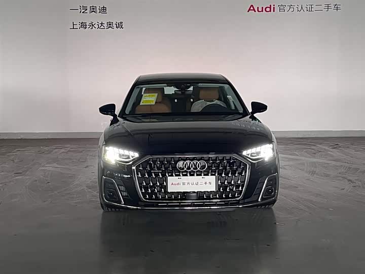 Фото 2 - Audi A8