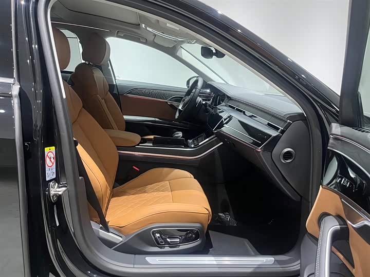 Фото 9 - Audi A8