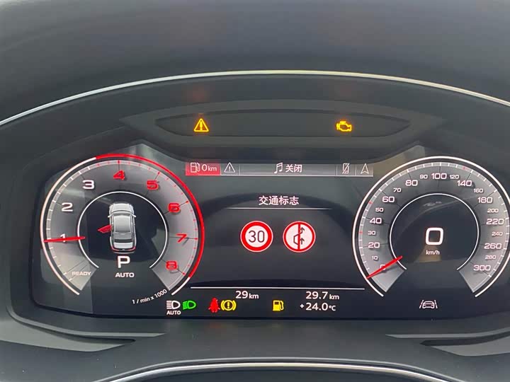 Фото 13 - Audi A6L