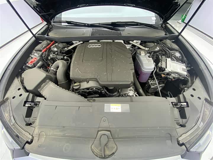Фото 23 - Audi A6L