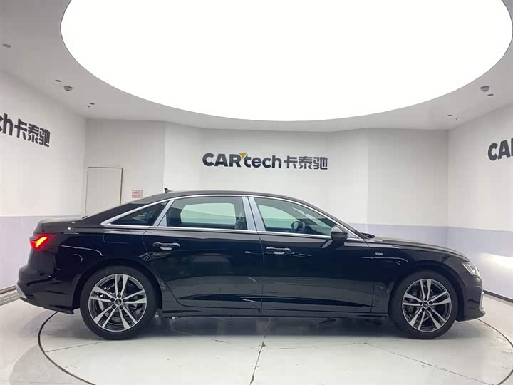 Фото 5 - Audi A6L