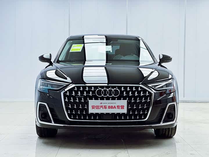 Фото 2 - Audi A8