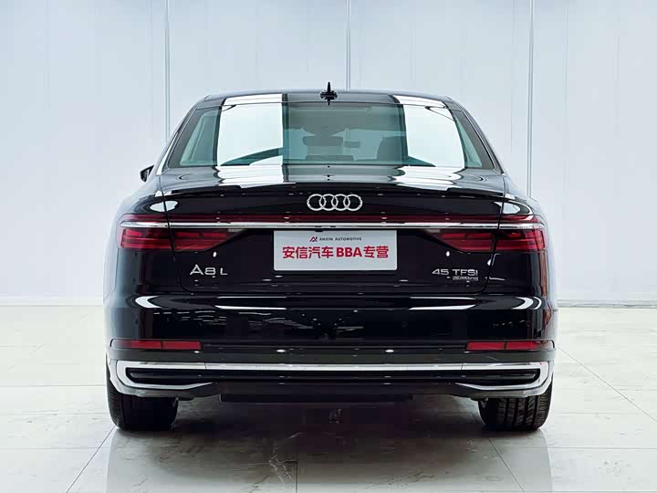 Фото 6 - Audi A8