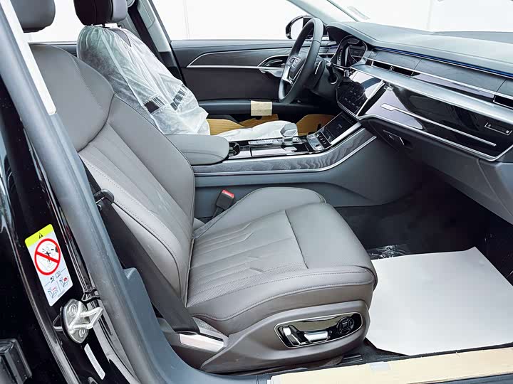 Фото 9 - Audi A8