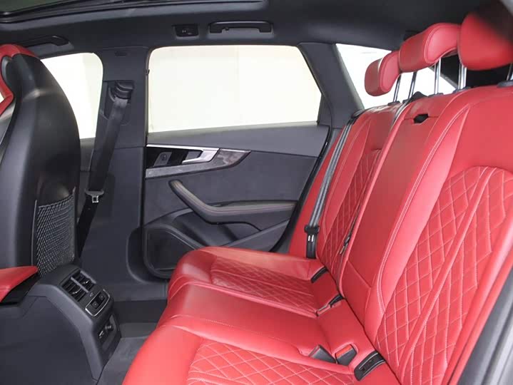 Фото 9 - Audi S4