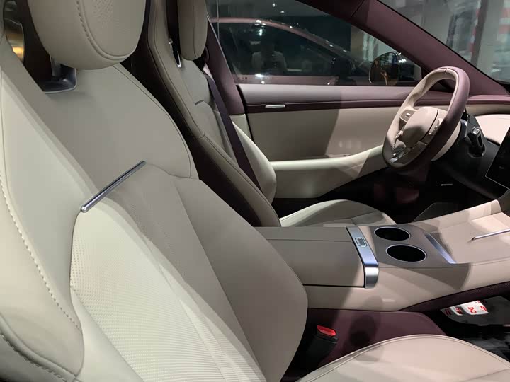 Фото 7 - Xiaomi YU7