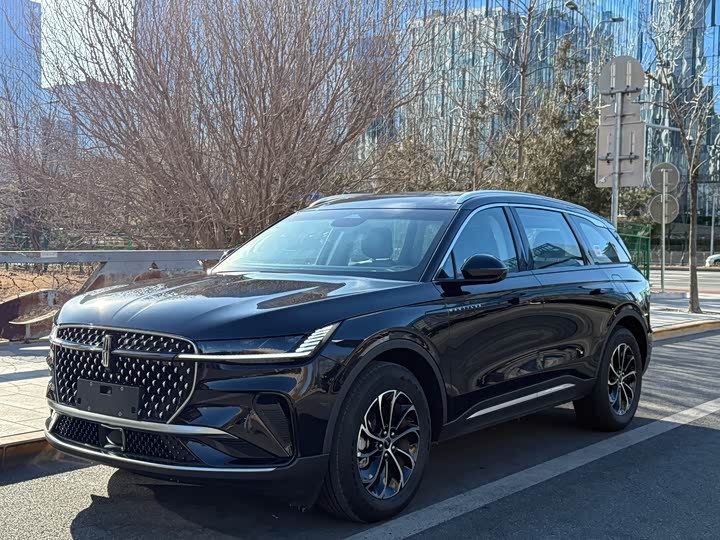 Фото 1 - Lincoln Nautilus