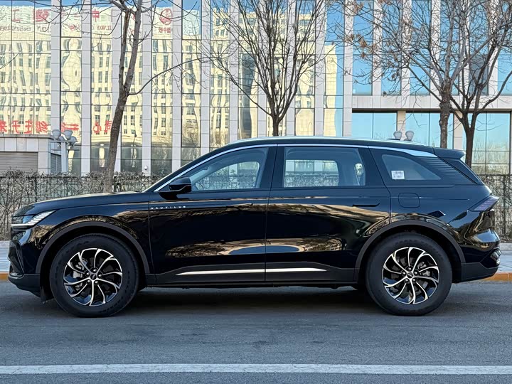 Фото 2 - Lincoln Nautilus