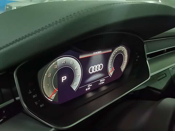 Фото 2 - Audi A8