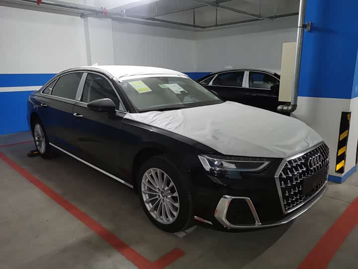 Фото 3 - Audi A8