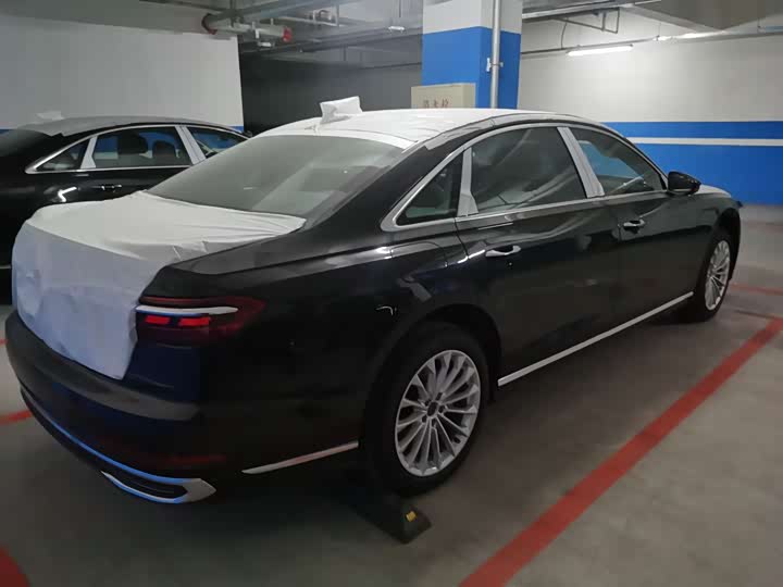 Фото 9 - Audi A8
