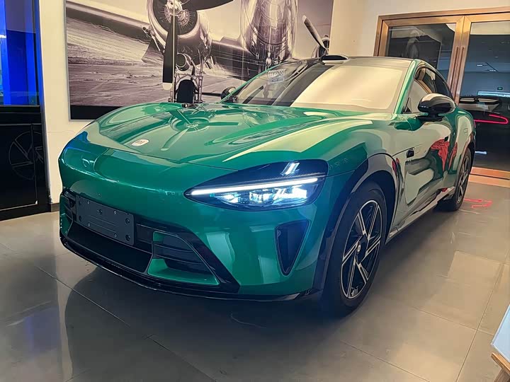 Фото 1 - Xiaomi YU7