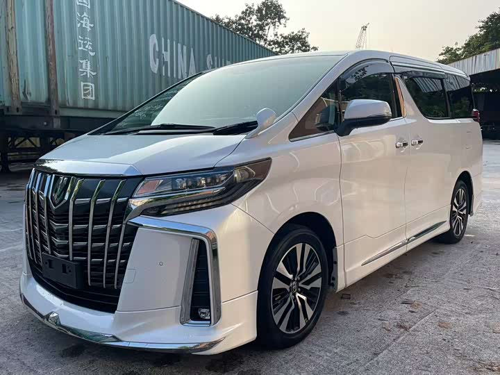 Фото 1 - Toyota Alphard