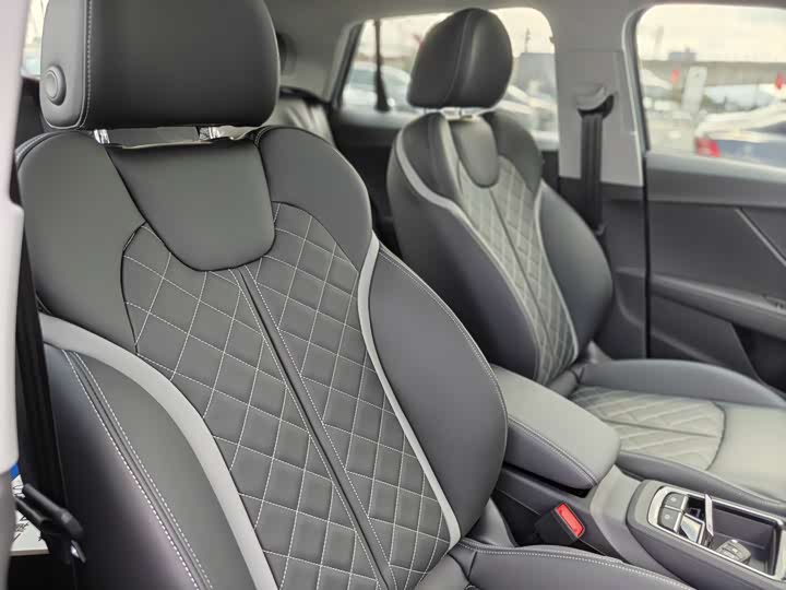 Фото 11 - Audi Q2L