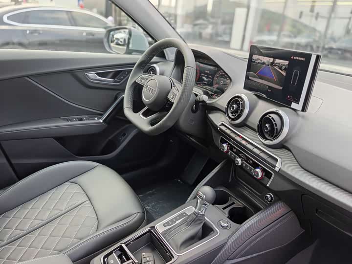 Фото 7 - Audi Q2L