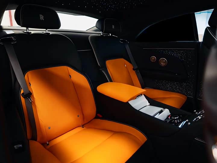 Фото 13 - Rolls-Royce Spectre