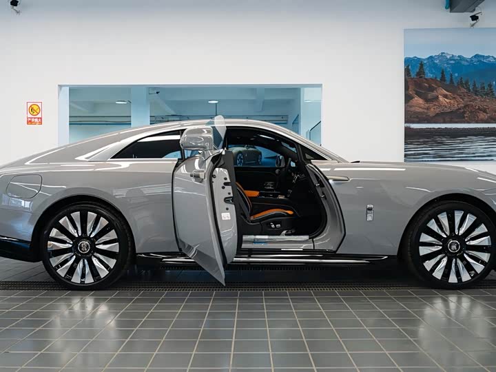 Фото 5 - Rolls-Royce Spectre